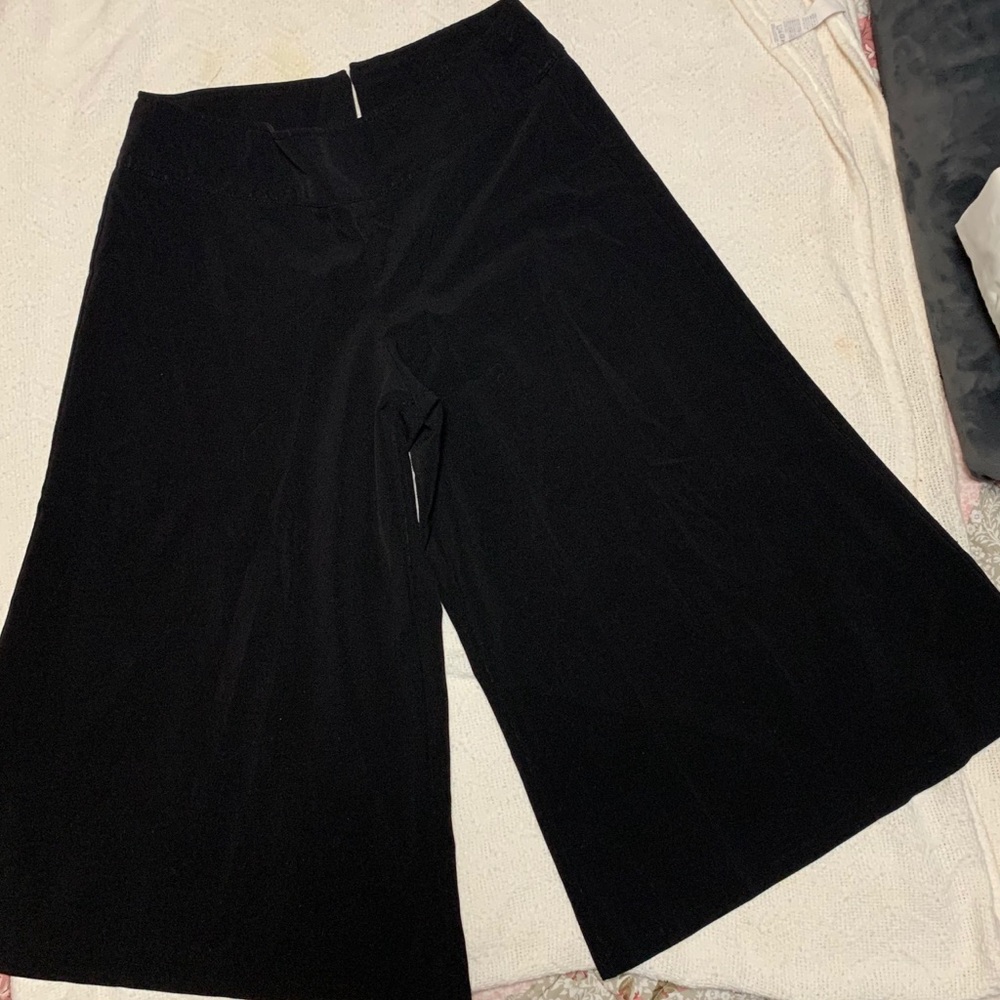 Black dress capris